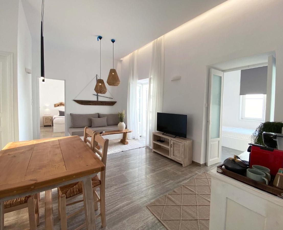 Lyra Seafront Apartment , Paroikia Town Center Exterior foto