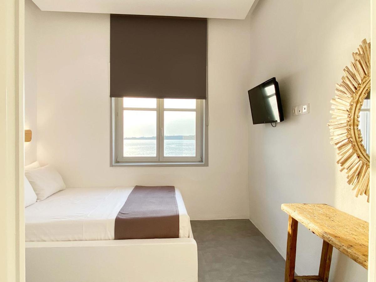 Lyra Seafront Apartment , Paroikia Town Center Exterior foto